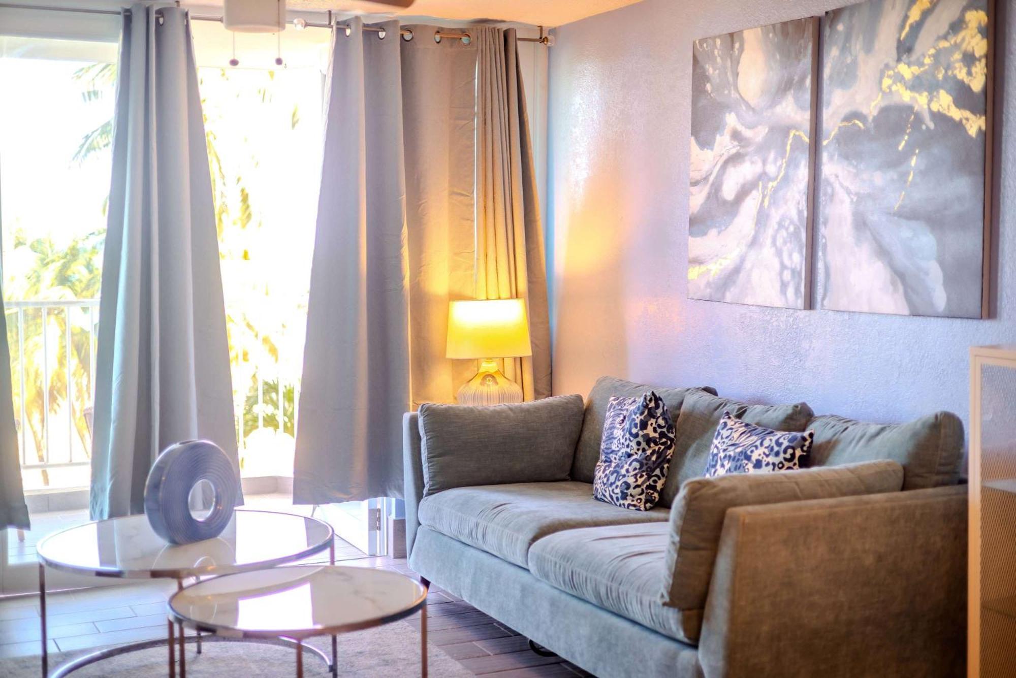 Sunset Paradise Cozy Beachfront Escape - Isla Verde Сан Хуан Екстериор снимка