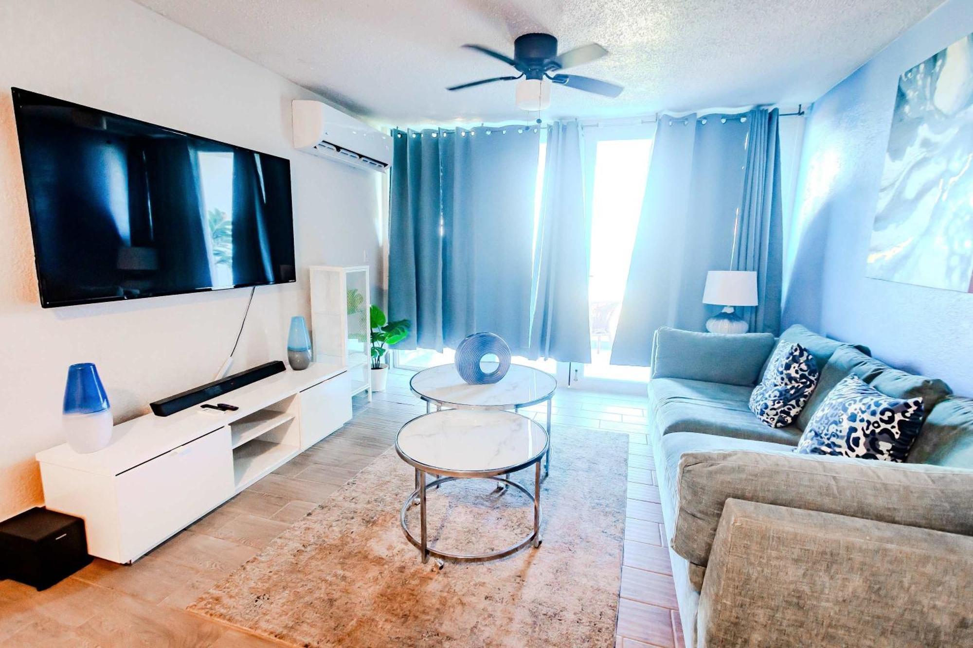 Sunset Paradise Cozy Beachfront Escape - Isla Verde Сан Хуан Екстериор снимка